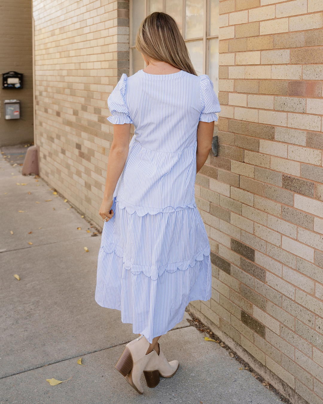 Kaeli Bubble Short Sleeve Tiered Scallop Long Dress